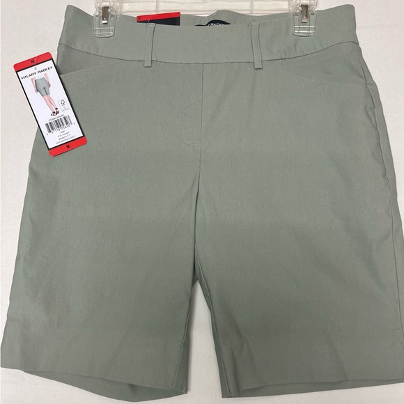 Hilary Radley Pants - NWT Hilary Radley Sage Green Golf/Walking Shorts
Size M.